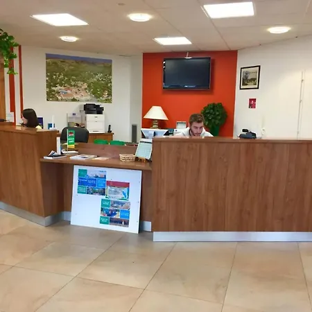 Zecamping 5 Pet Friendly Animé Avec Piscine Couverte En Bord De Campeggio