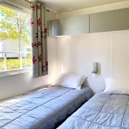 Zecamping 5 Etoiles Pet Friendly Anime Avec Piscine Couverte En Bord De Mer Kemp