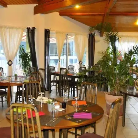 Campingplads Zecamping 5 Pet Friendly Anime Avec Piscine Couverte En Bord De