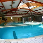 Zecamping 5 Etoiles Pet Friendly Anime Avec Piscine Couverte En Bord De Mer Saint-Georges-d'Oleron