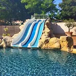 Zecamping 5 Etoiles Pet Friendly Anime Avec Piscine Couverte En Bord De Mer Saint-Georges-d'Oleron