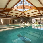 Zecamping 5 Etoiles Pet Friendly Anime Avec Piscine Couverte En Bord De Mer