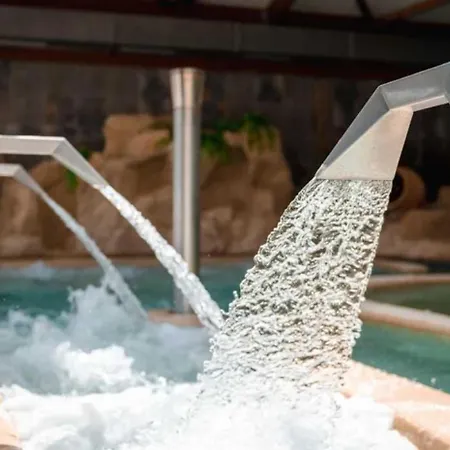 5 étoiles - Piscine - Eeaibb Camping *