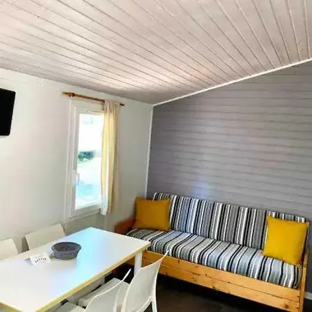 5 étoiles - Piscine - Eeaibb Camping *