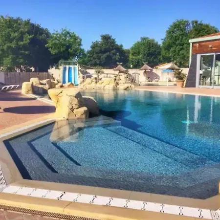 Campeggio Zecamping 5 étoiles Pet Friendly Animé Avec Piscine Couverte En Bord De 5*