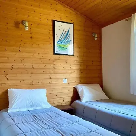 Zecamping 5 Pet Friendly Anime Avec Piscine Couverte En Bord De Campsite 5*
