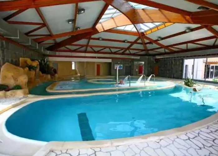 5 Etoiles - Piscine - Eeaibb 营地 *