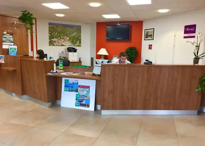 Camping 5 étoiles - Piscine - eeaibb Camping