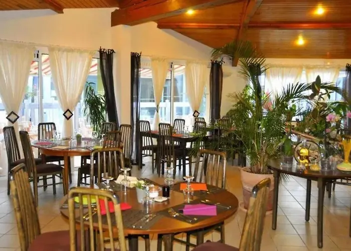 Camping Camping 5 étoiles - Piscine - eeaibb